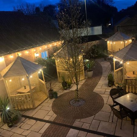 Greyhound Inn Wilton Wilton  Extérieur photo