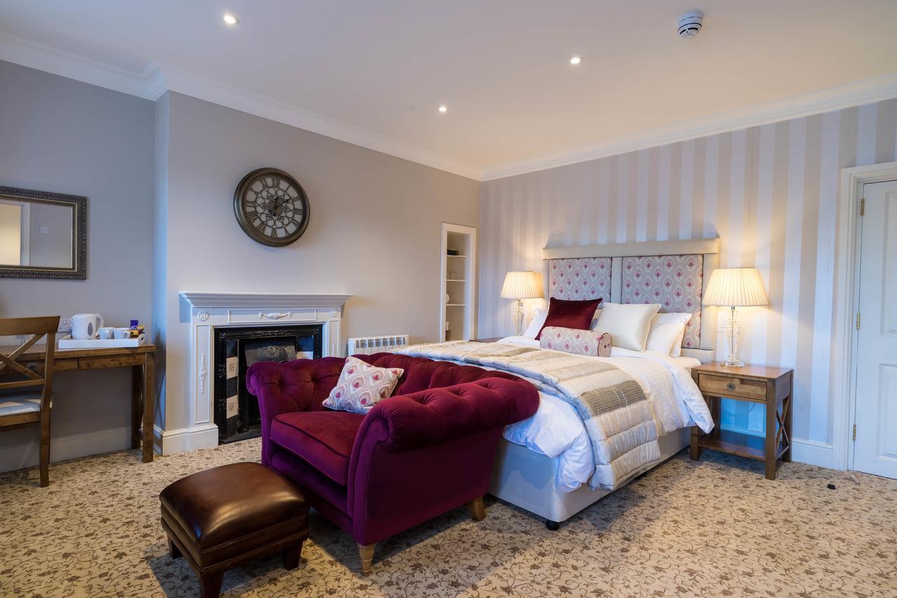 Greyhound Inn Wilton Wilton  Extérieur photo