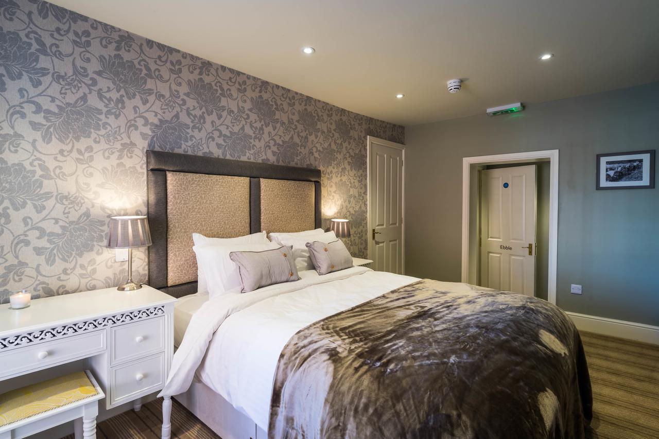 Greyhound Inn Wilton Wilton  Extérieur photo