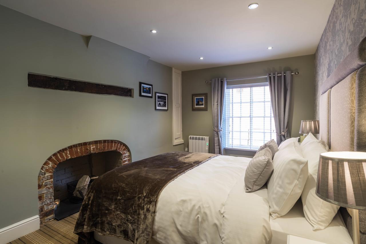 Greyhound Inn Wilton Wilton  Extérieur photo