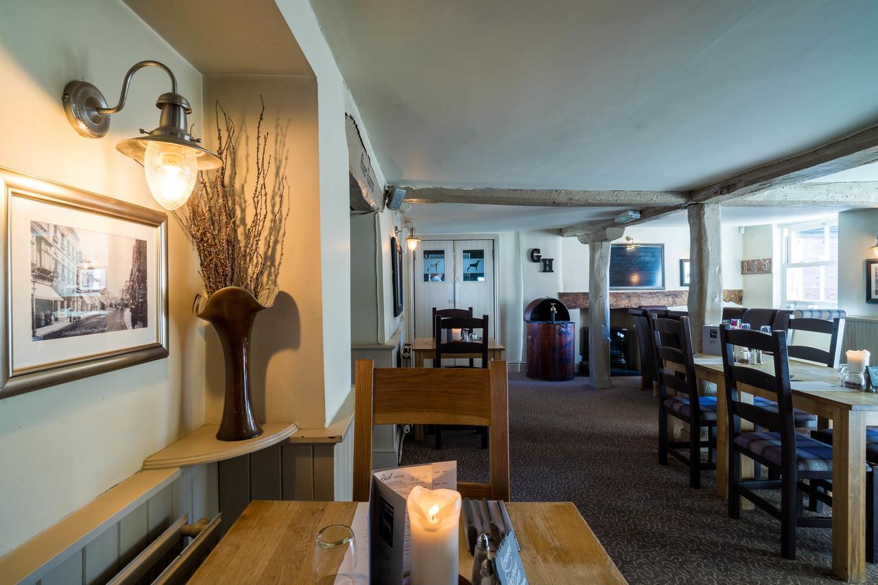 Greyhound Inn Wilton Wilton  Extérieur photo
