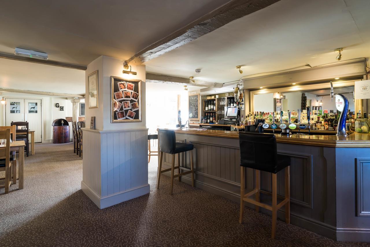 Greyhound Inn Wilton Wilton  Extérieur photo