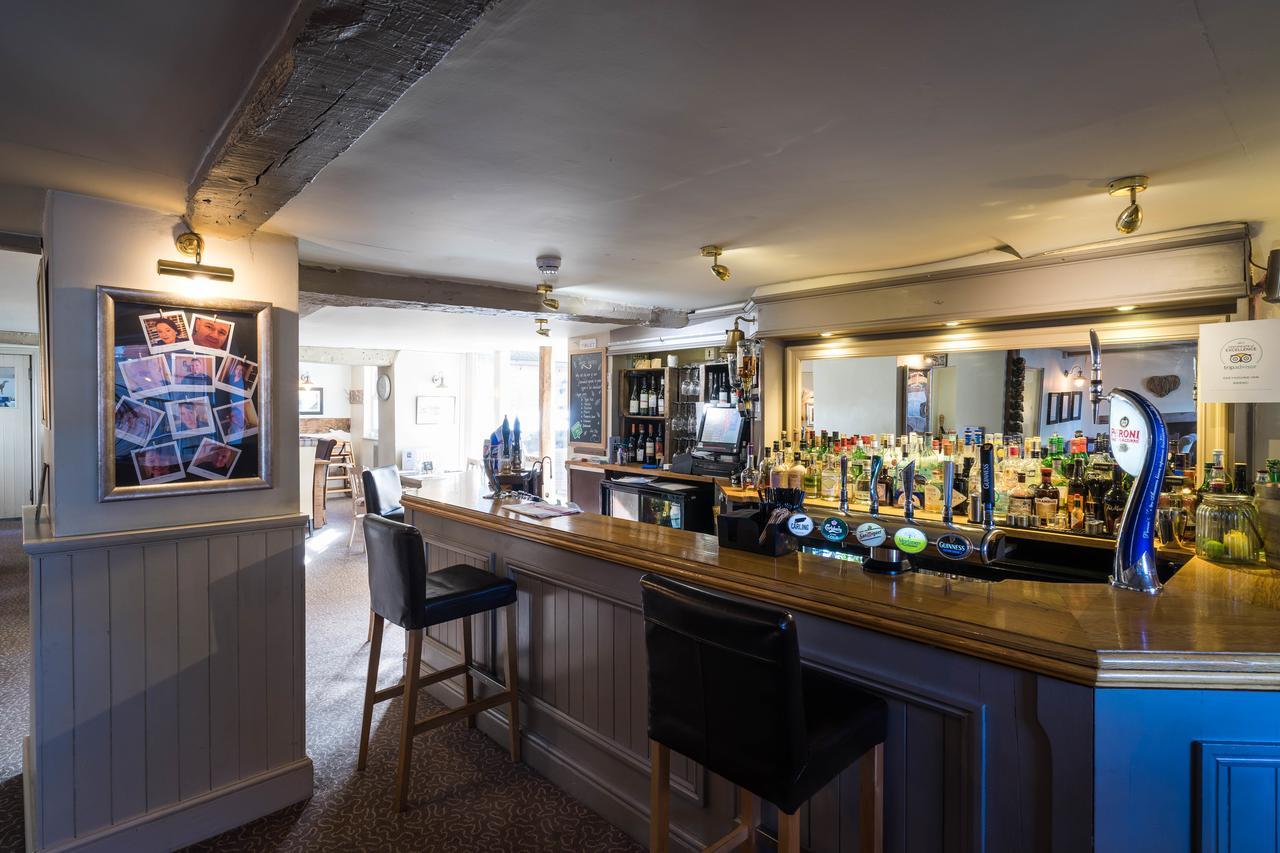 Greyhound Inn Wilton Wilton  Extérieur photo