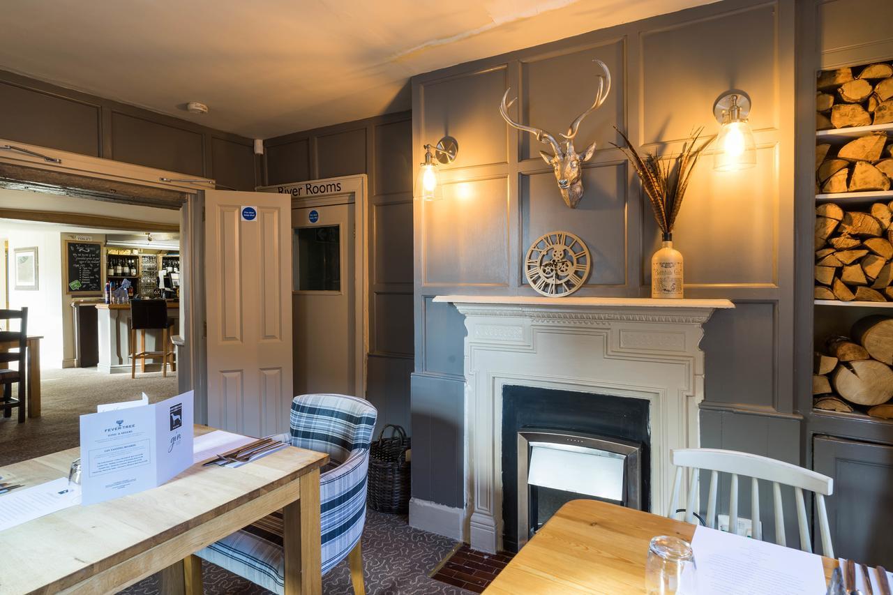 Greyhound Inn Wilton Wilton  Extérieur photo