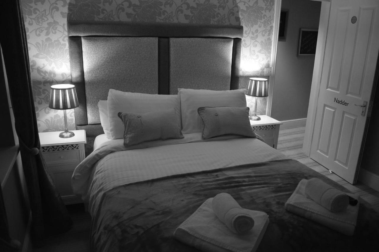 Greyhound Inn Wilton Wilton  Extérieur photo