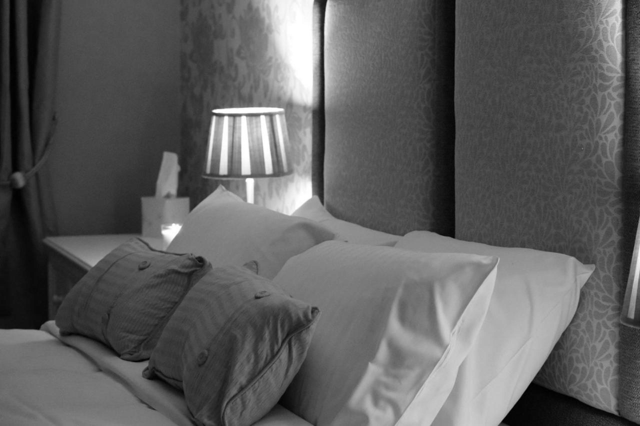 Greyhound Inn Wilton Wilton  Extérieur photo